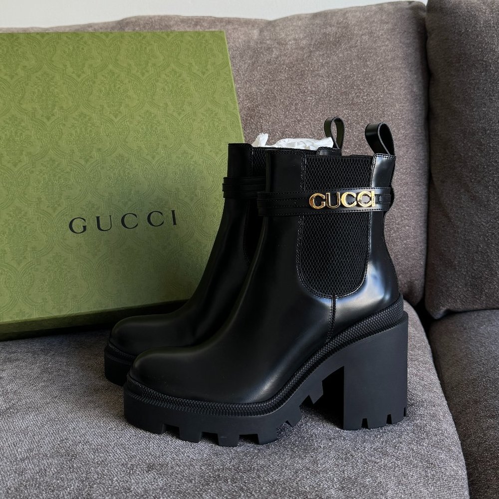 GUCCI WOMEN'S ANKLE BOOT WITH LOGO